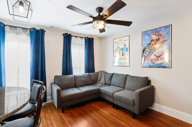 2 Bedroom Charming Historic Retreat Apt C - Photo 8