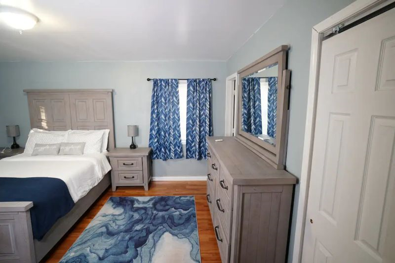 Spacious and clean near Jamaica medical NY Presbyterian and Long Island Jewish Hospitals - Photo 9