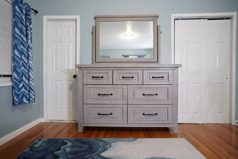 Spacious and clean near Jamaica medical NY Presbyterian and Long Island Jewish Hospitals - Photo 10