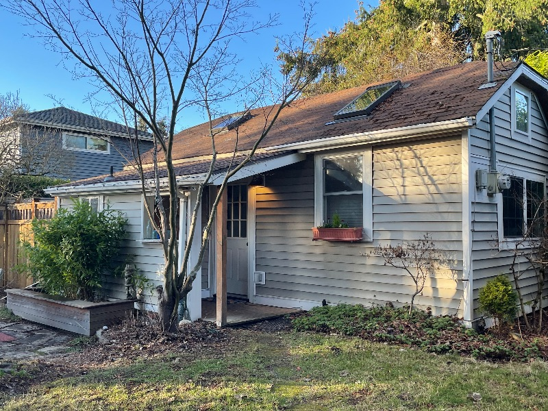 Cozy Seattle Cottage Near UW, Seattle Children's and Light Rail