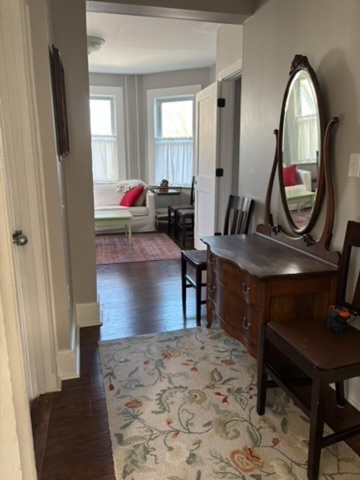 Spacious Second Floor One Bedroom - Photo 5