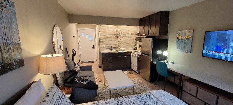 Cozy, Clean, Convenient studio - Photo 2