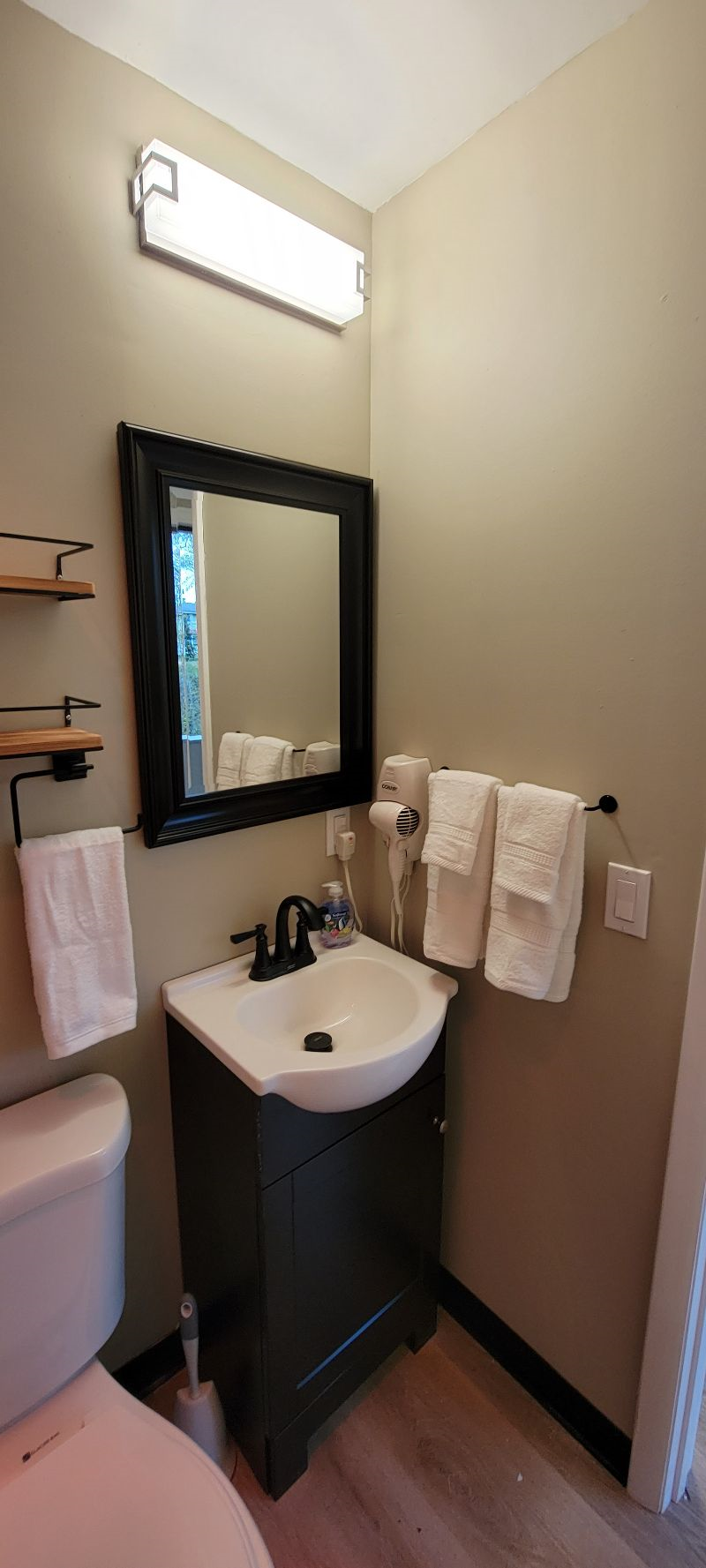 Cozy, Clean, Convenient studio - Photo 3