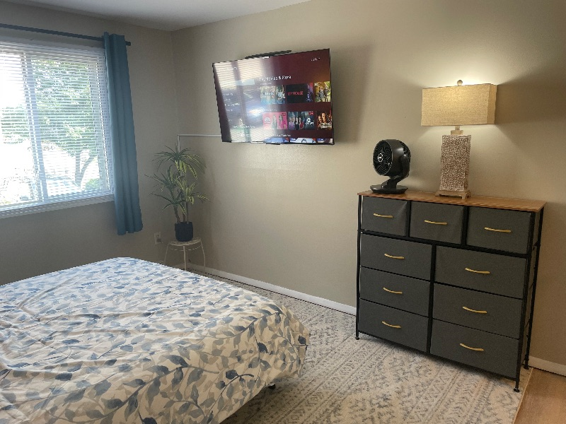 Cozy, Clean, Convenient studio - Photo 10
