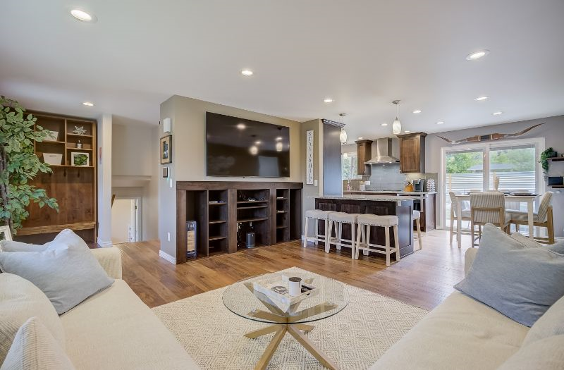 5 BR Modern Ski House w Hot Tub - Photo 12