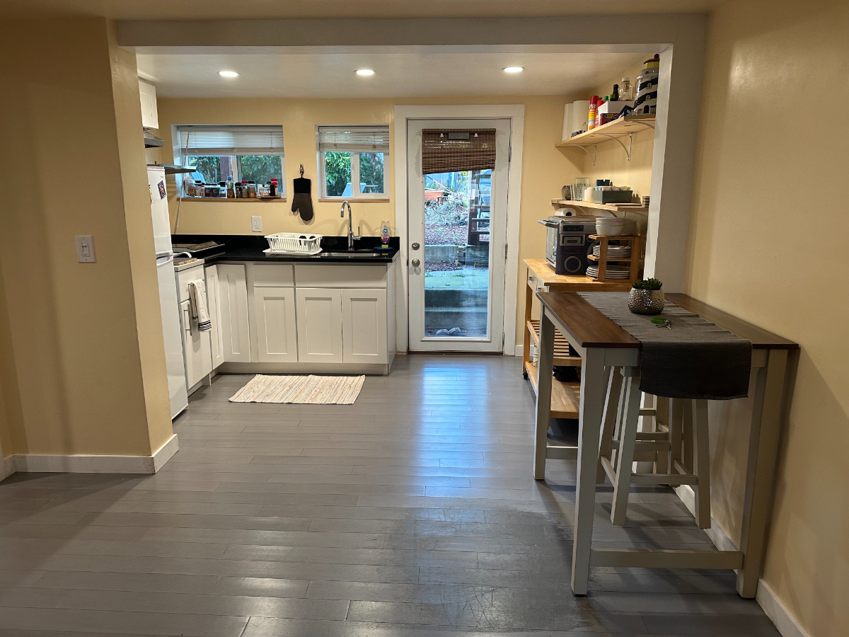 Cute, comfortable 1-bedroom (private apartment/kitchenette/separate entrance/WD) in Bayview (SF, Penninsula) - Photo 6