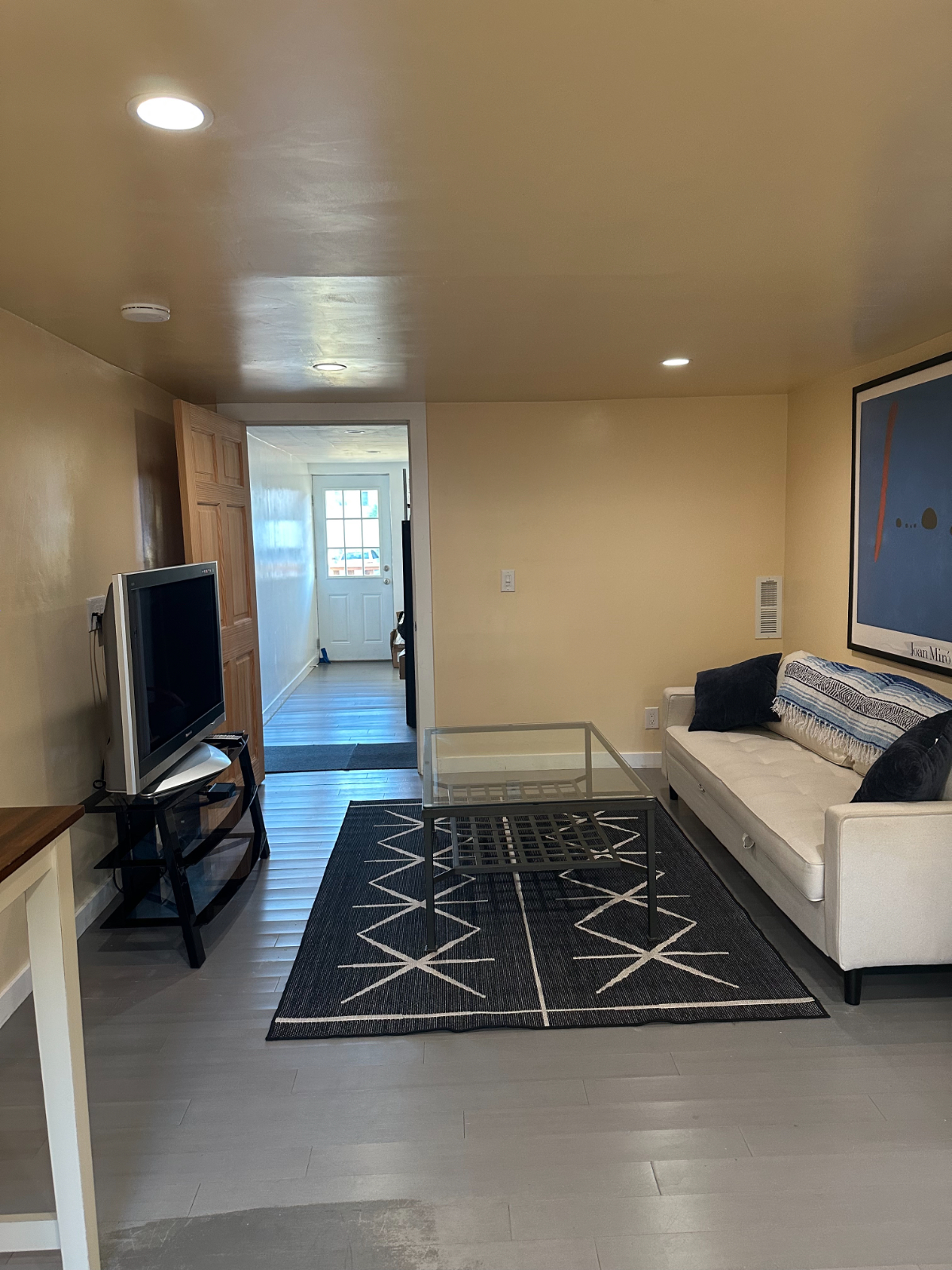 Cute, comfortable 1-bedroom (private apartment/kitchenette/separate entrance/WD) in Bayview (SF, Penninsula) - Photo 3