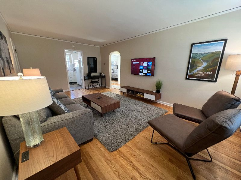 4 BLOCKS from CAMC (kcity) 2 BR, 800 SF, Fully furnished (all new), off-street parking, laundry, pe - Photo 2