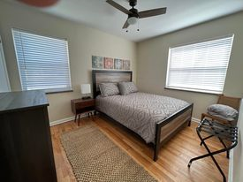 4 BLOCKS from CAMC (kcity) 2 BR, 800 SF, Fully furnished (all new), off-street parking, laundry, pe - Photo 5