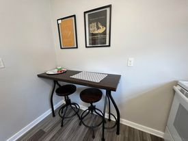 4 BLOCKS from CAMC (kcity) 2 BR, 800 SF, Fully furnished  (all new), off-street parking, laundry, pe - Photo 10