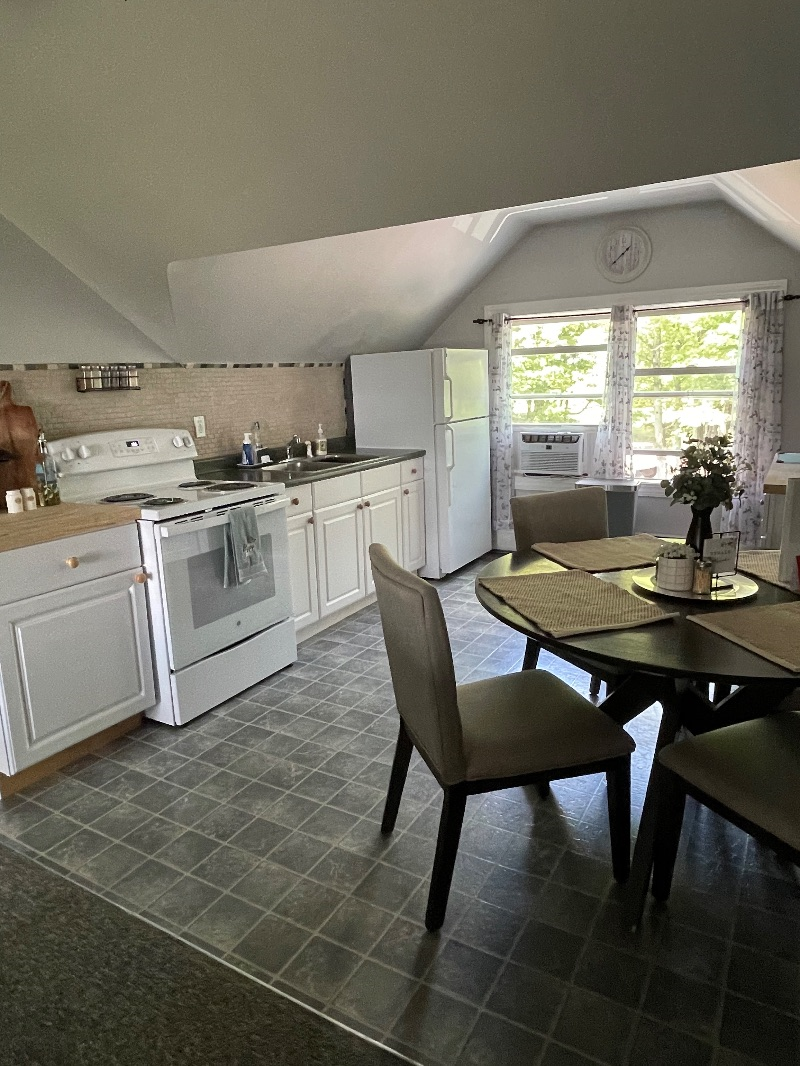 Loft on Lake Bomoseen VT - Photo 11