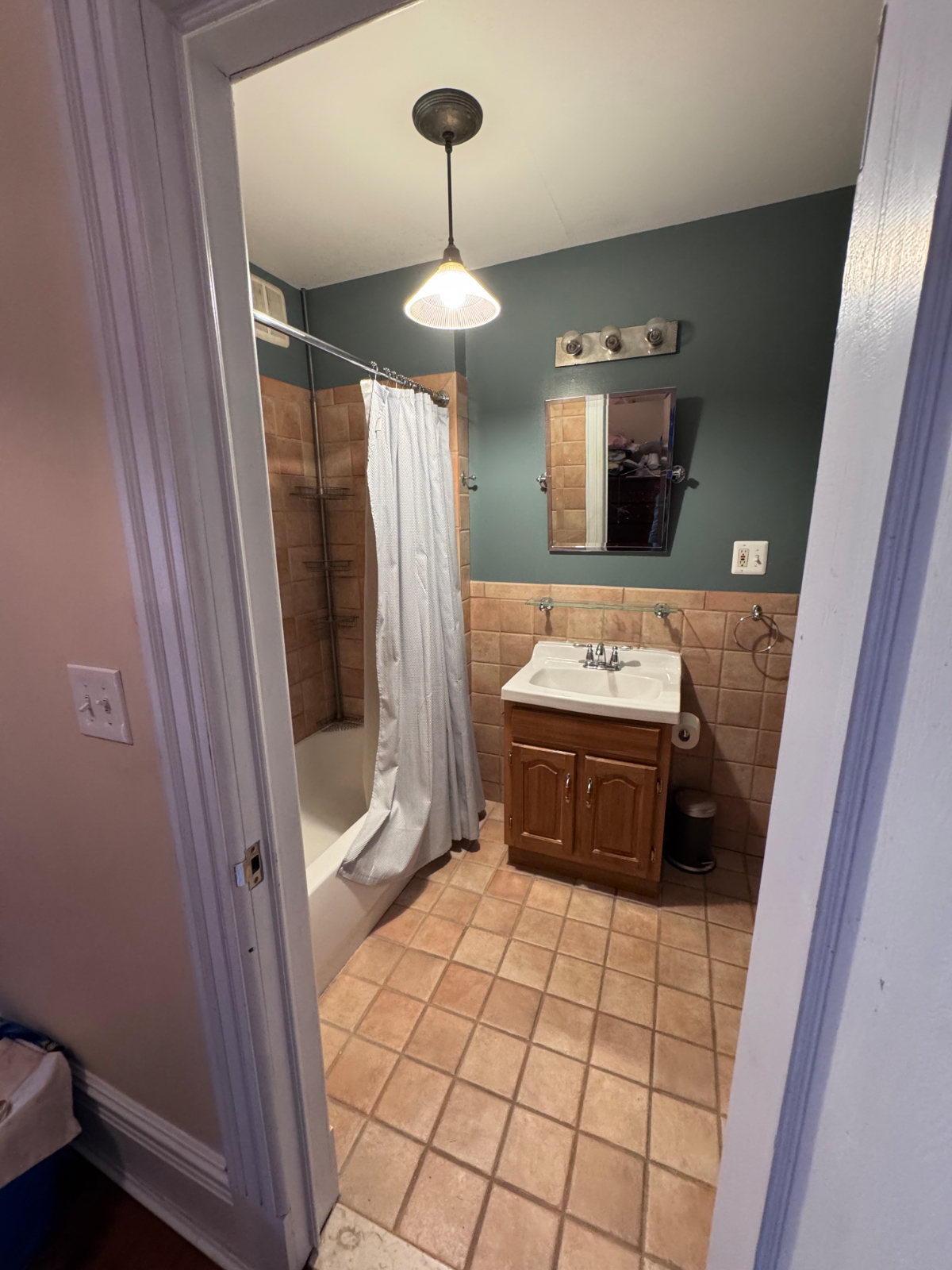 Occupied until july 2026 Private escape from busy life -large 1br with 600sq ft outdoor space- chef - Photo 3