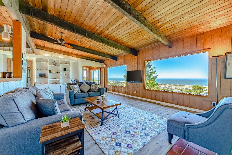 Ocean View 2 Bd 2 Ba - Remodeled- Utlities Inc.