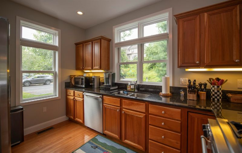 Entire Condo In Quechee - Pet friendly - Photo 9