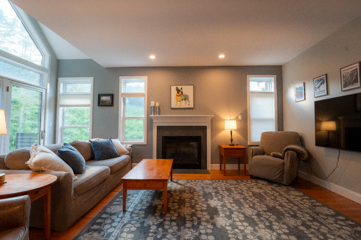 Entire Condo In Quechee - Pet friendly - Photo 4