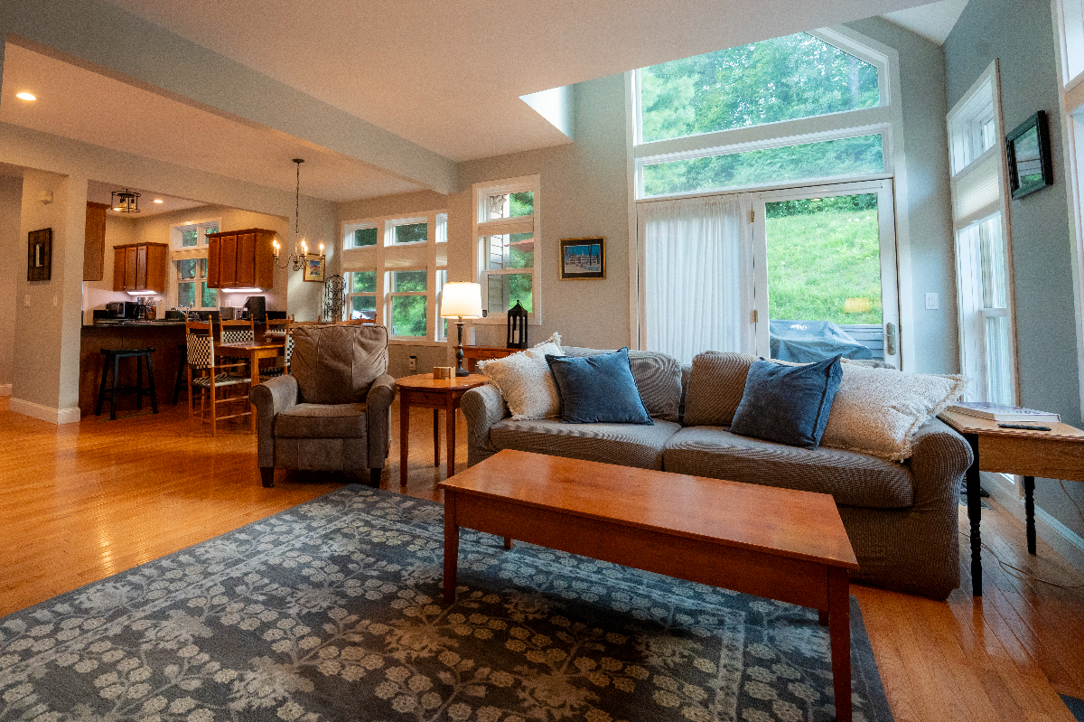 Entire Condo In Quechee - Pet friendly - Photo 5