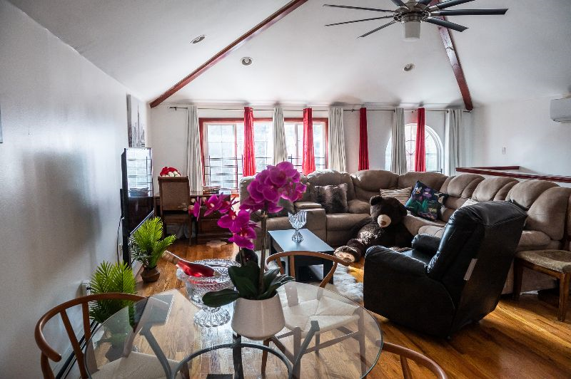 Bright and Well-Appointed 3 BDR House in Springfield Gardens, NY - Photo 1