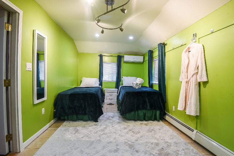 Bright and Well-Appointed 3 BDR House in Springfield Gardens, NY - Photo 6