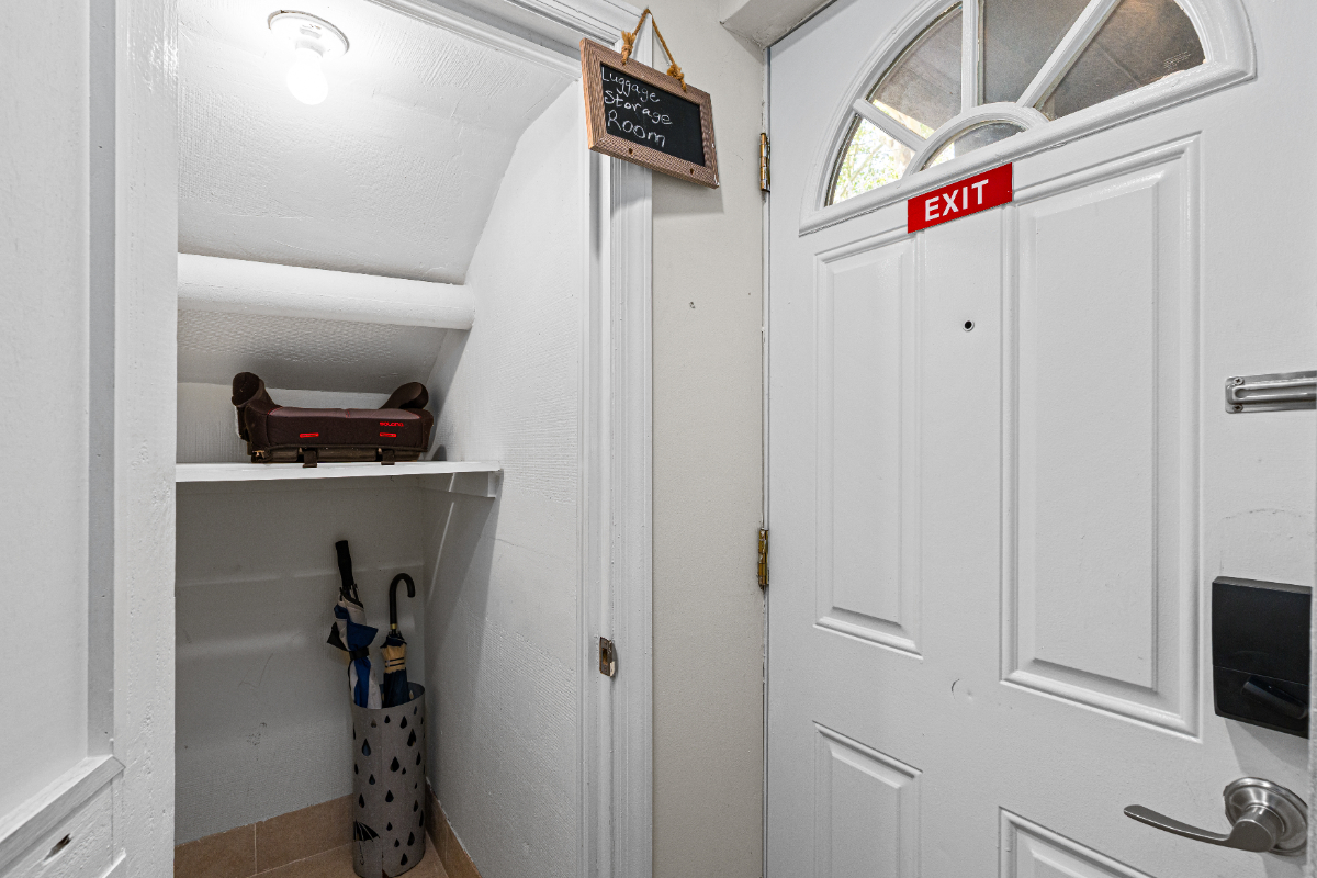 Cozy 2 Bedroom Furnished Apartment - Photo 8