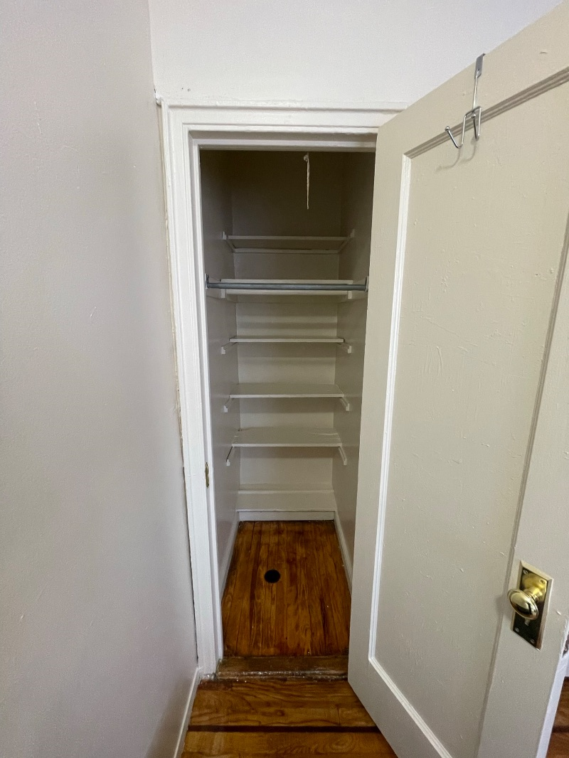 Centrally Located Bedroom on Grandconcourse - Photo 4