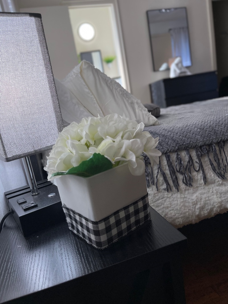 Centrally Located Bedroom on Grandconcourse - Photo 2