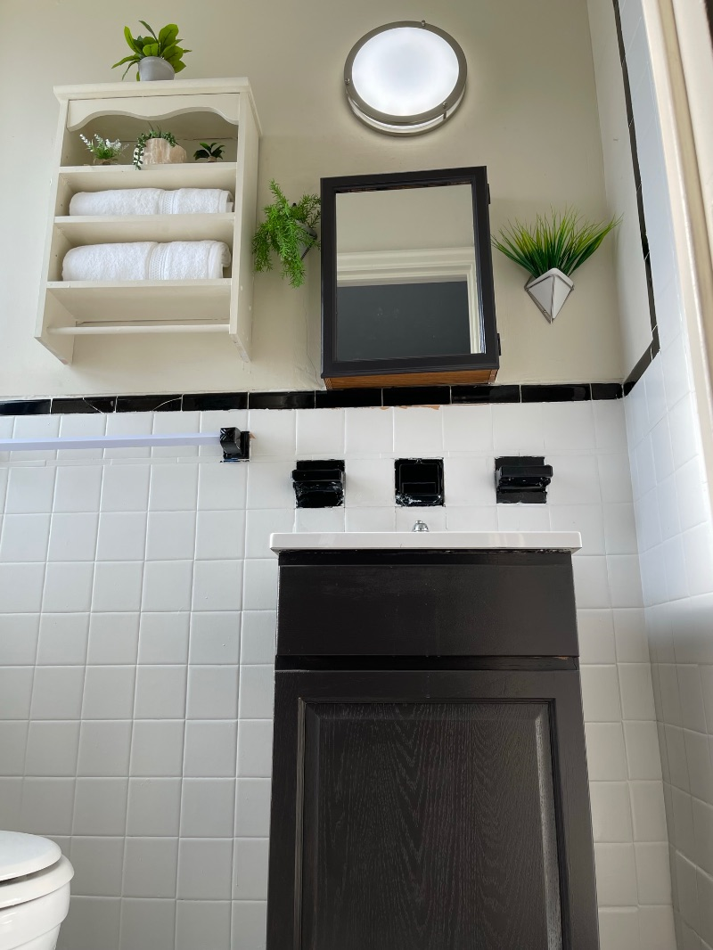 Centrally Located Bedroom on Grandconcourse - Photo 8