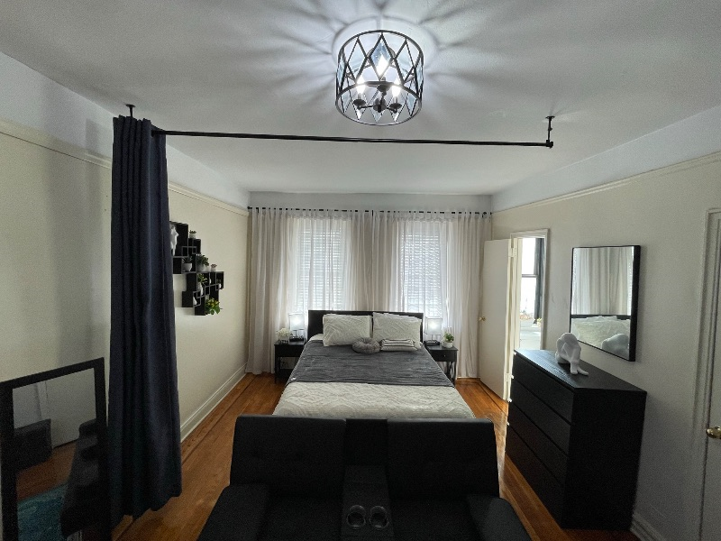 Centrally Located Bedroom on Grandconcourse - Photo 12