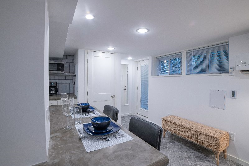 Delightful BR Basement Apartment in Excellent Location - Photo 7
