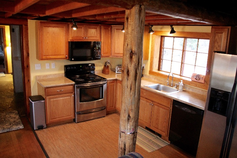 Cozy Log Cabin in 1/2 acre - Photo 5
