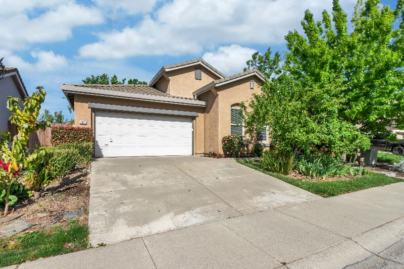 single family home close to hospitals in a great location - Photo 4