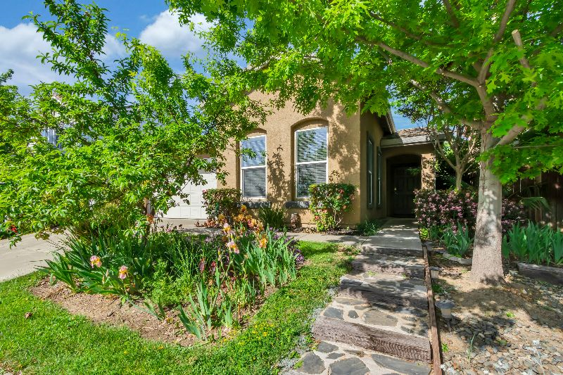 single family home close to hospitals in a great location - Photo 5