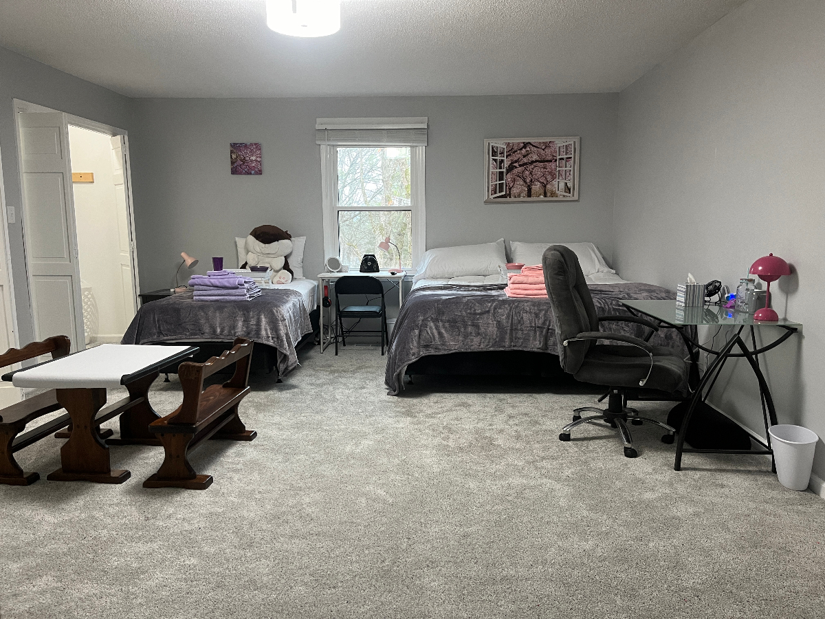3bdr -3ba  2700 sqft