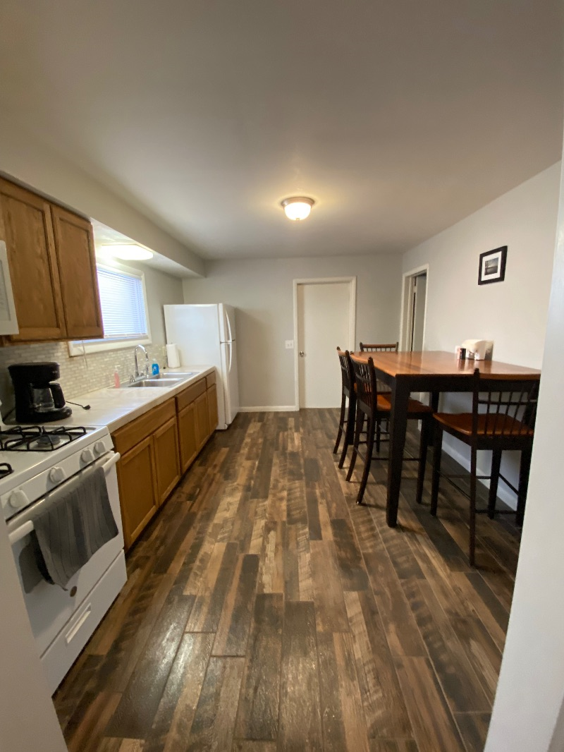Robinson House - Photo 8