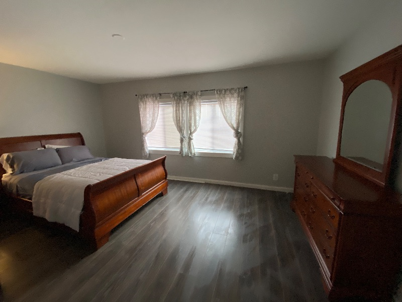 Robinson House - Photo 4