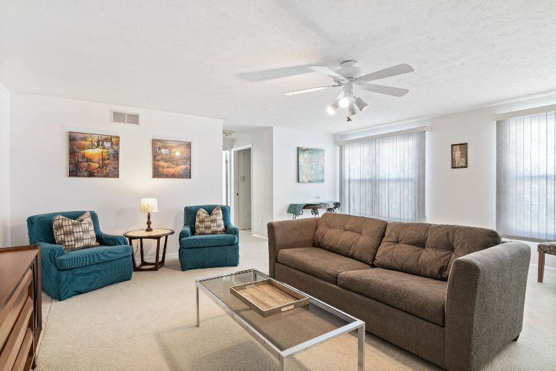 Private and Central 2-BDRM - Photo 2