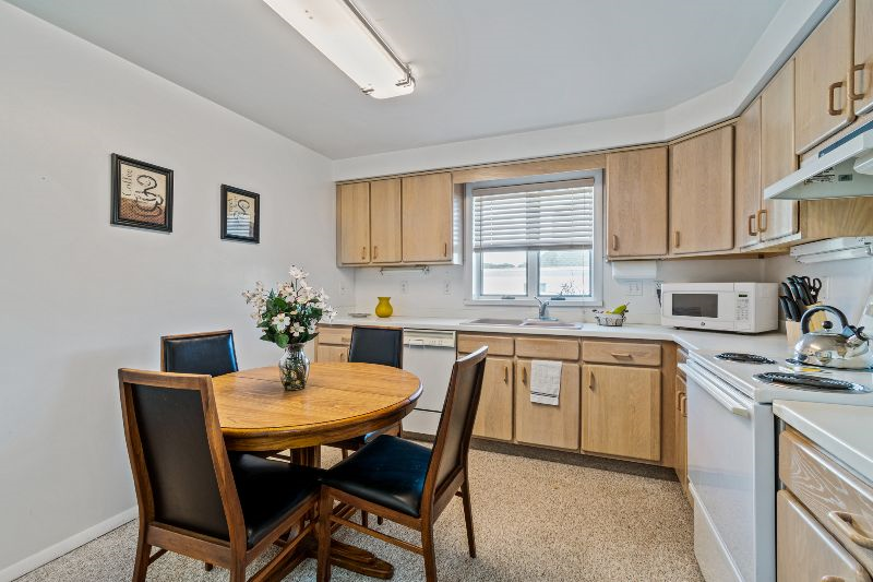 Private and Central 2-BDRM - Photo 10