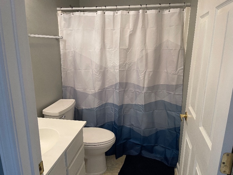 Rare Find Large 4 Bedroom Accepts Pets - Photo 9