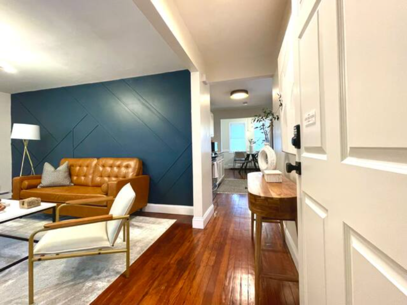 Cozy Stylish 3 bedroom 1 bath near hospital LLRR/NYC - Photo 1