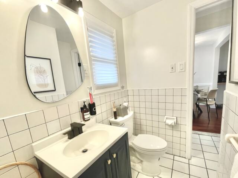 Cozy Stylish 3 bedroom 1 bath near hospital LLRR/NYC - Photo 5