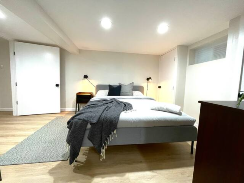 Cozy Stylish 3 bedroom 1 bath near hospital LLRR/NYC - Photo 8