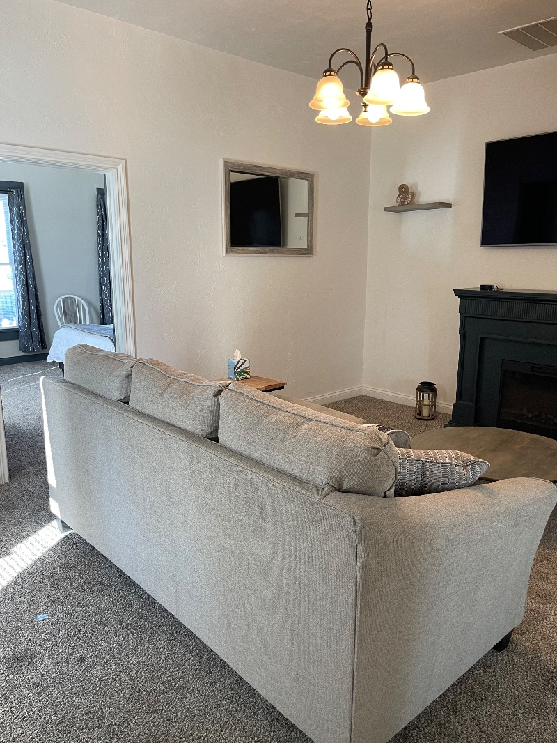 Cute 1 Bedroom 2nd Floor Fully Furnished