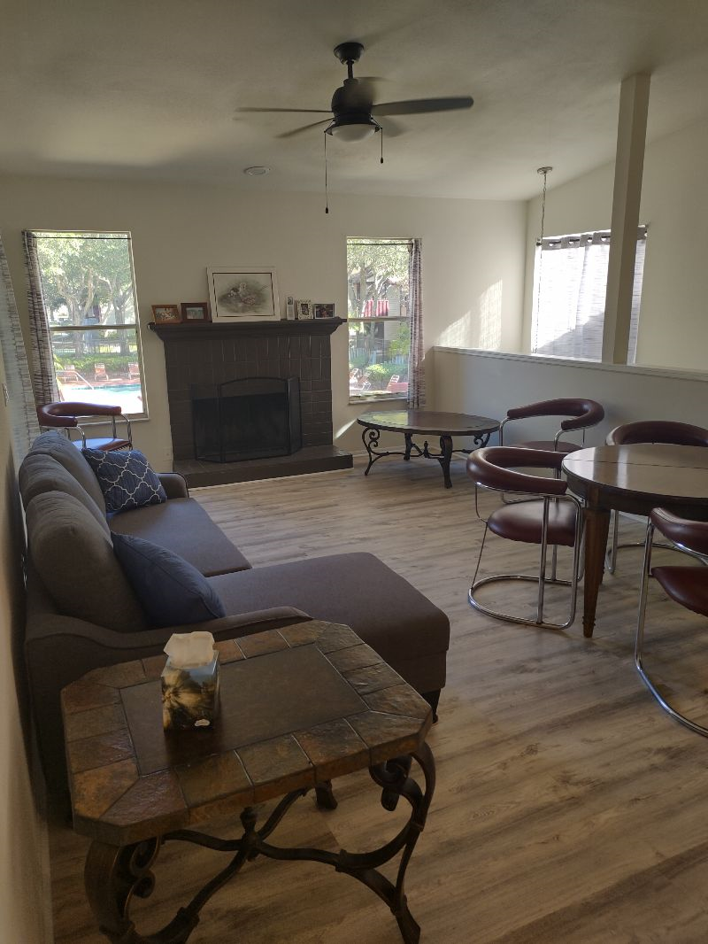 Fully remodeled condo near beaches and hospitals - Photo 7