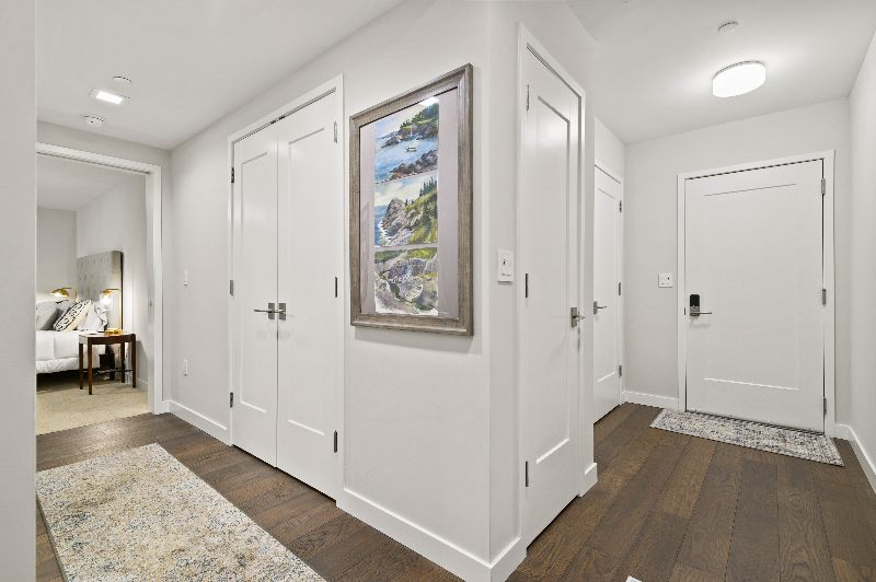 In town Condo - Photo 2
