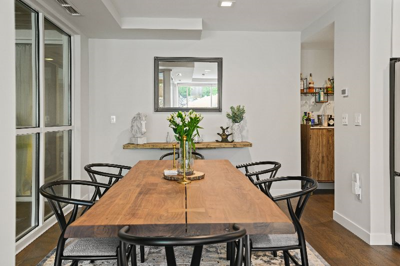 In town Condo - Photo 10