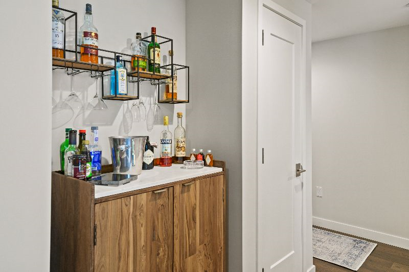 In town Condo - Photo 8