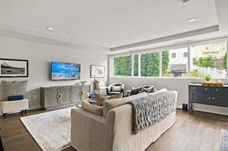 In town Condo - Photo 12