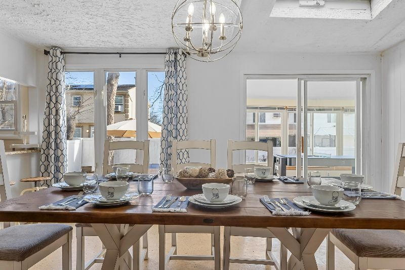 Explore Long Island House - Photo 4