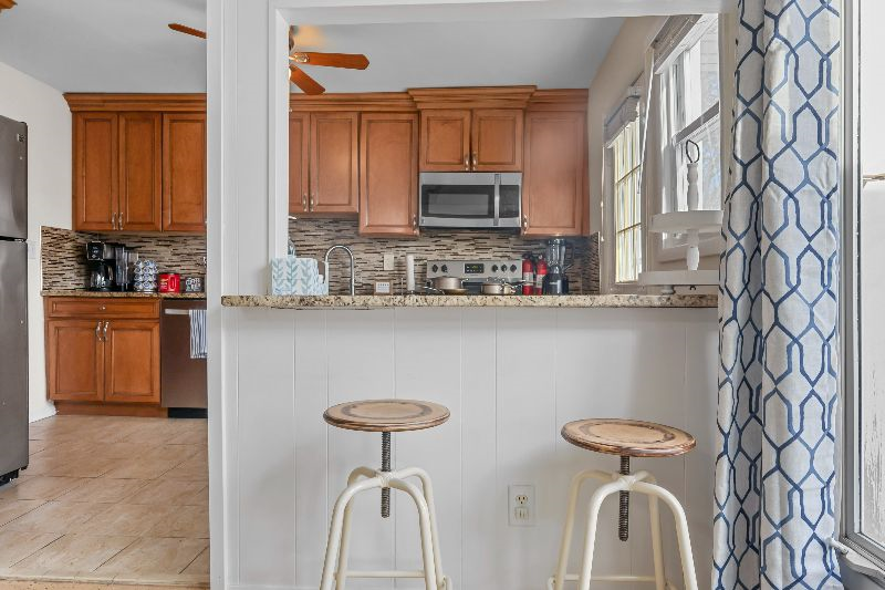 Explore Long Island House - Photo 7