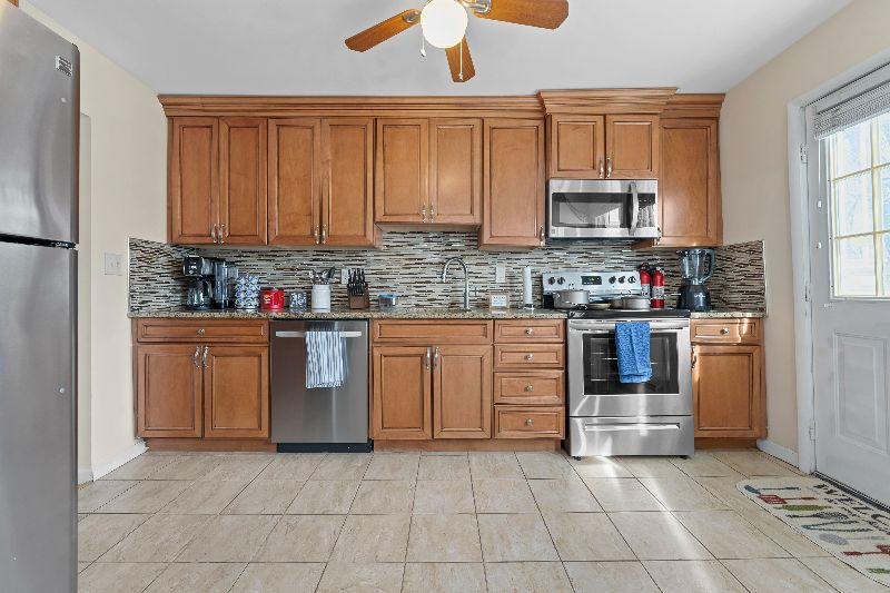 Explore Long Island House - Photo 10