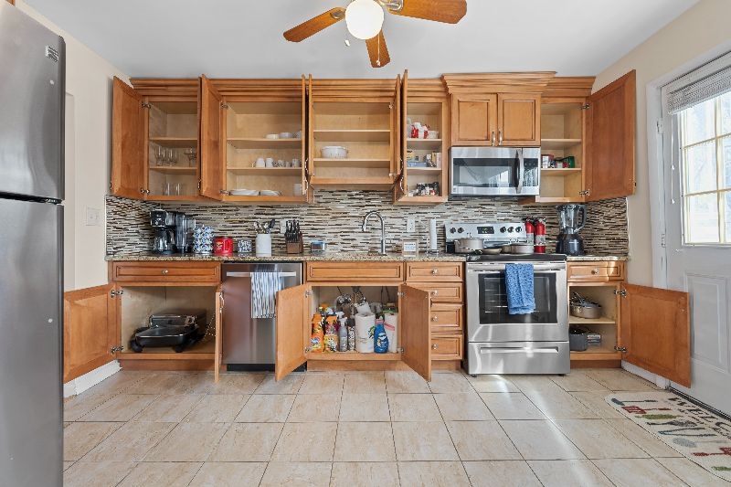 Explore Long Island House - Photo 11